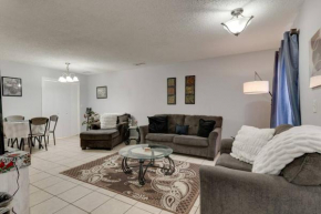 Lovely 2 BDR Condo with Balcony 2M to Broadway